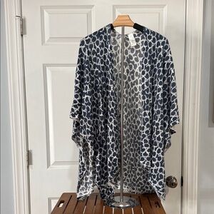 Simply Noelle Navy and White Patterned Kimono